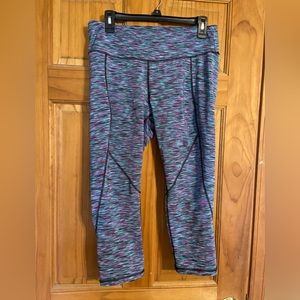 Tek Gear size large Capri workout leggings